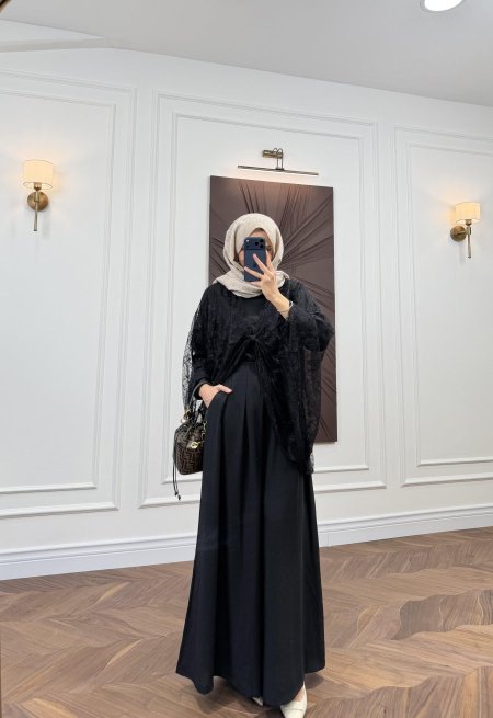 طقم مع كاب دانتيل