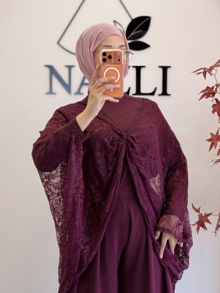 طقم مع كاب دانتيل