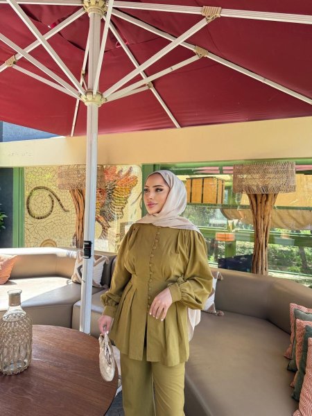 كموني