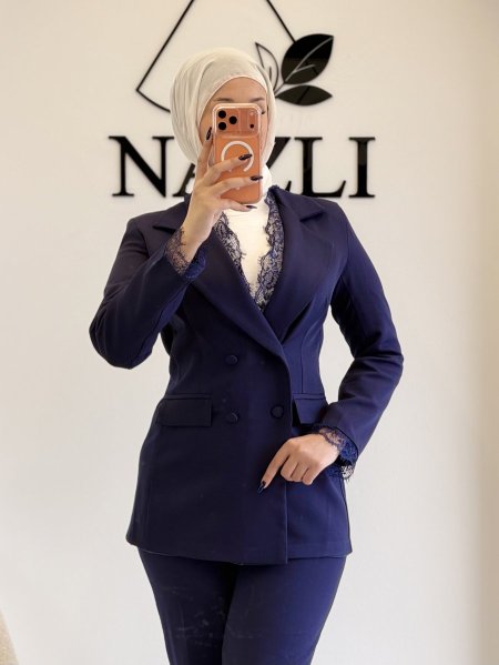 طقم بنطلون مع دانتيل