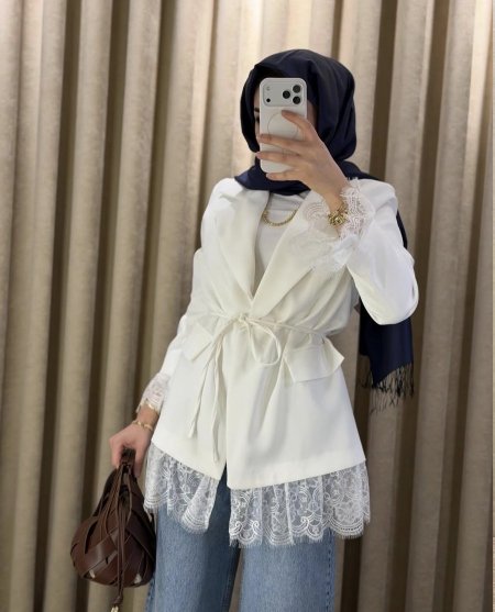 بليزر مع دانتيل