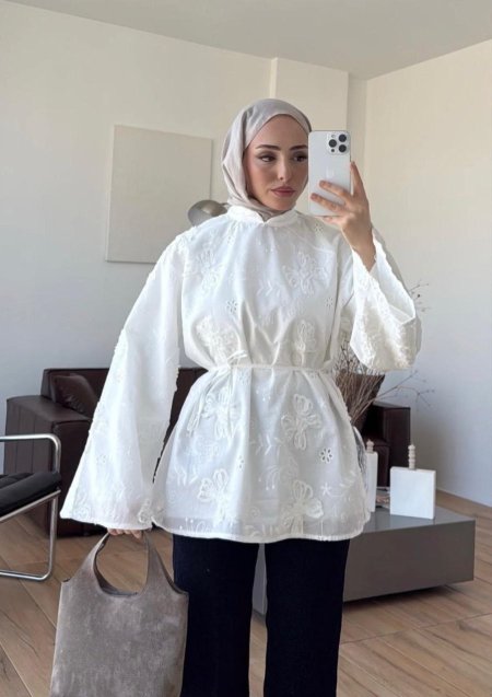 بلوزة دانتيل