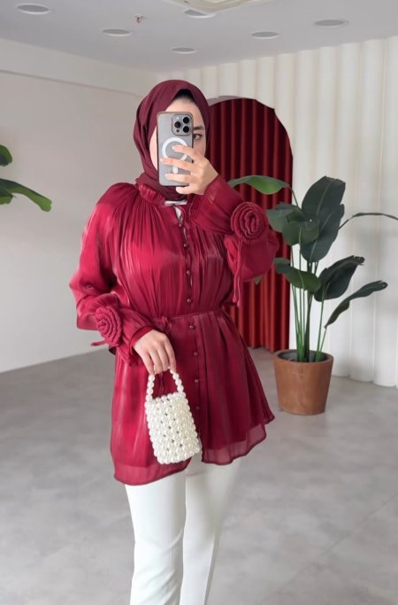 احمر توتي