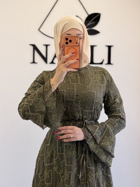 زيتي غامق