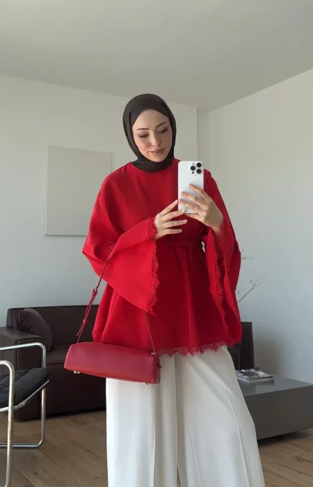 احمر