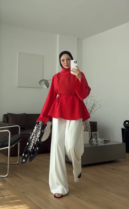 احمر
