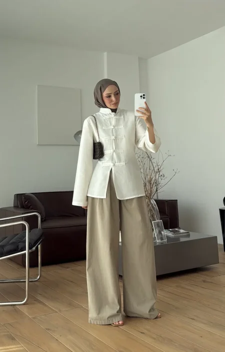 ابيض