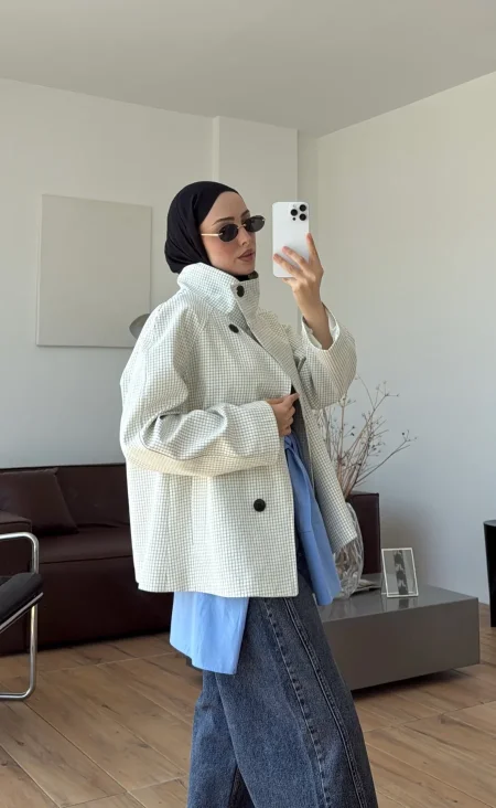 ابيض