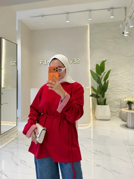 احمر