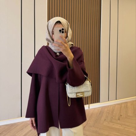 كاب مع سكارف