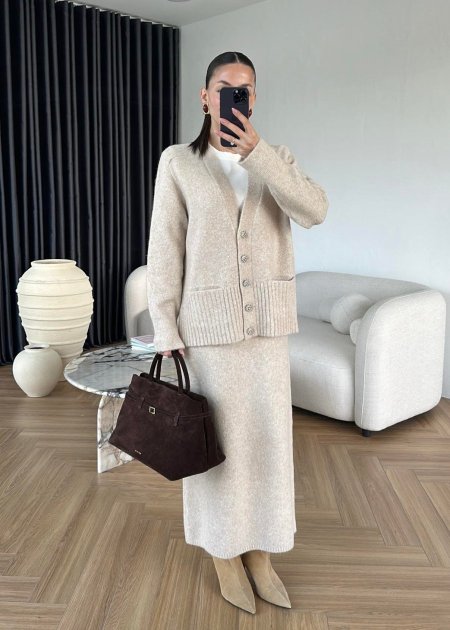 طقم كارديجان مع تنورة