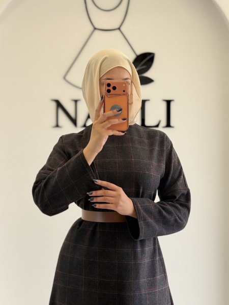 سكني غامق