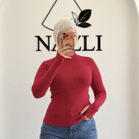 احمر