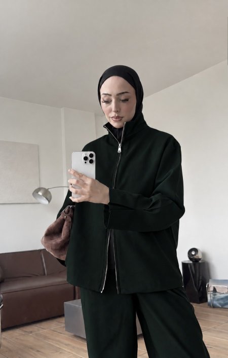 زيتي غامق