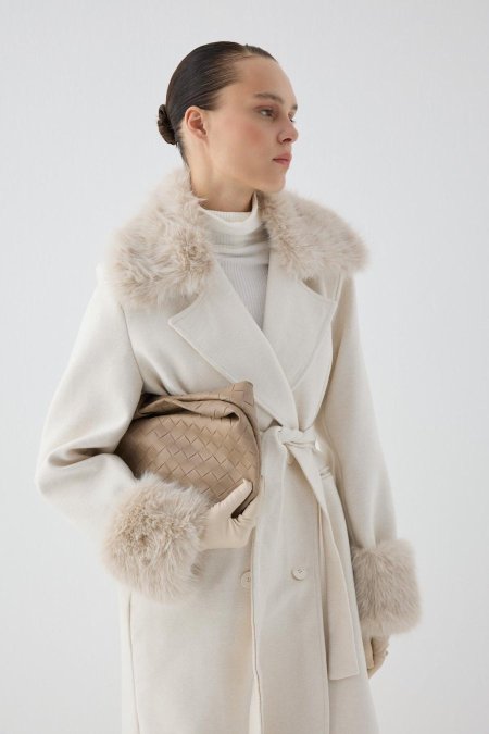 جكيت جوخ مع فرو